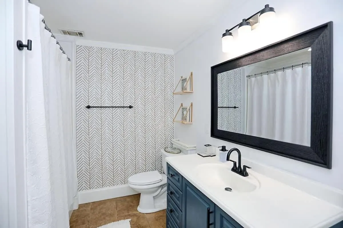 Adorable Bungalow Near City Marina & Tybee Beach Savannah United States