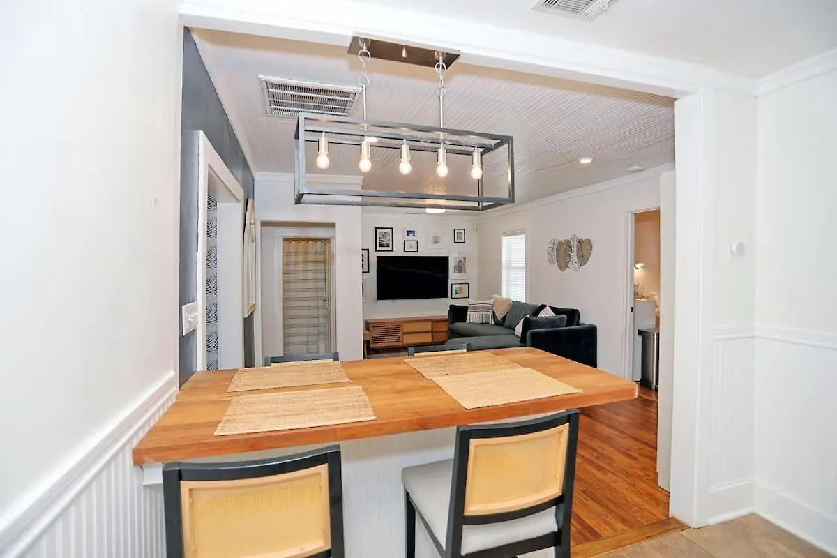 Adorable Bungalow Near City Marina & Tybee Beach Savannah 0*,