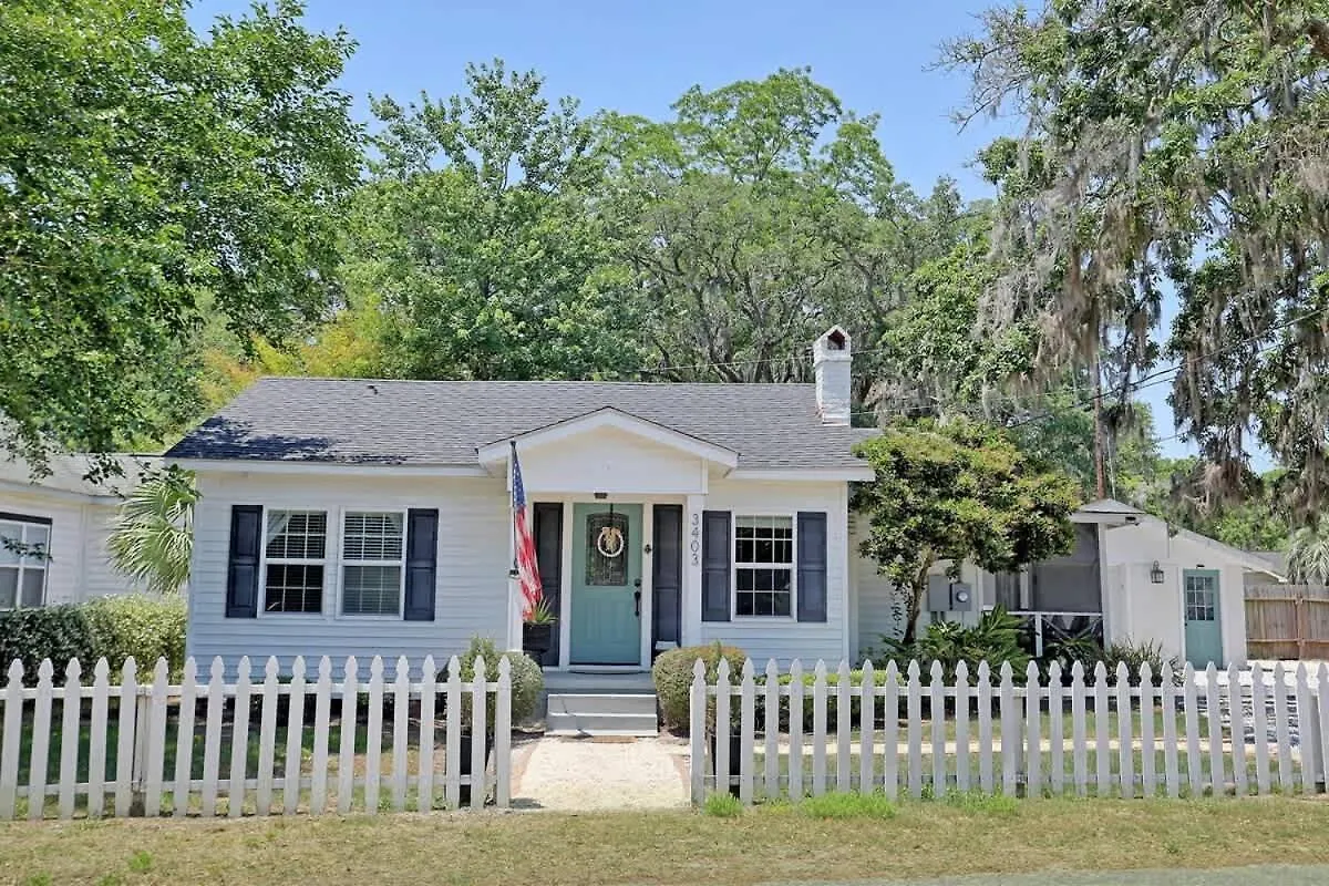 Adorable Bungalow Near City Marina & Tybee Beach Savannah 0*,  United States